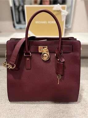Michael Kors Hamilton Large Traveler Shoulder Tote Bag Maroon - NEW WITH TAGS
